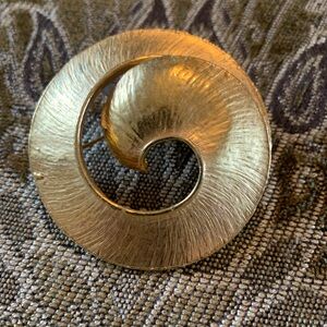 SOLD—Gold Tone Elegant Vintage Brooch